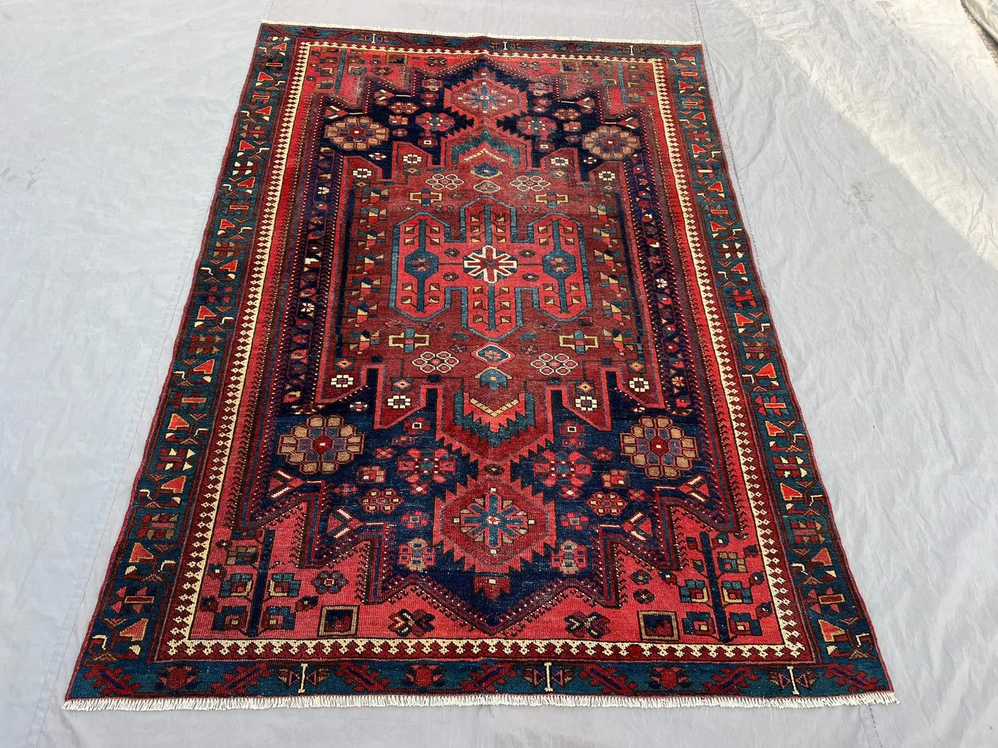 5x7 Persian-Style Hamadan Design Rug | Hand-Knotted Wool | Red Serrated Medallion Column | Vintage Afghan Tribal
