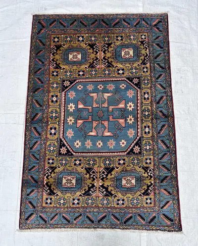 Vintage & Antique Rugs