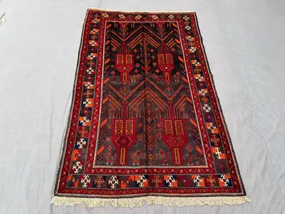 Turkish Hand Knotted Rug | Vintage 4 x 7 ft | One-of-a-Kind Turkish-Inspired Caucasian Medallion Design | Soft