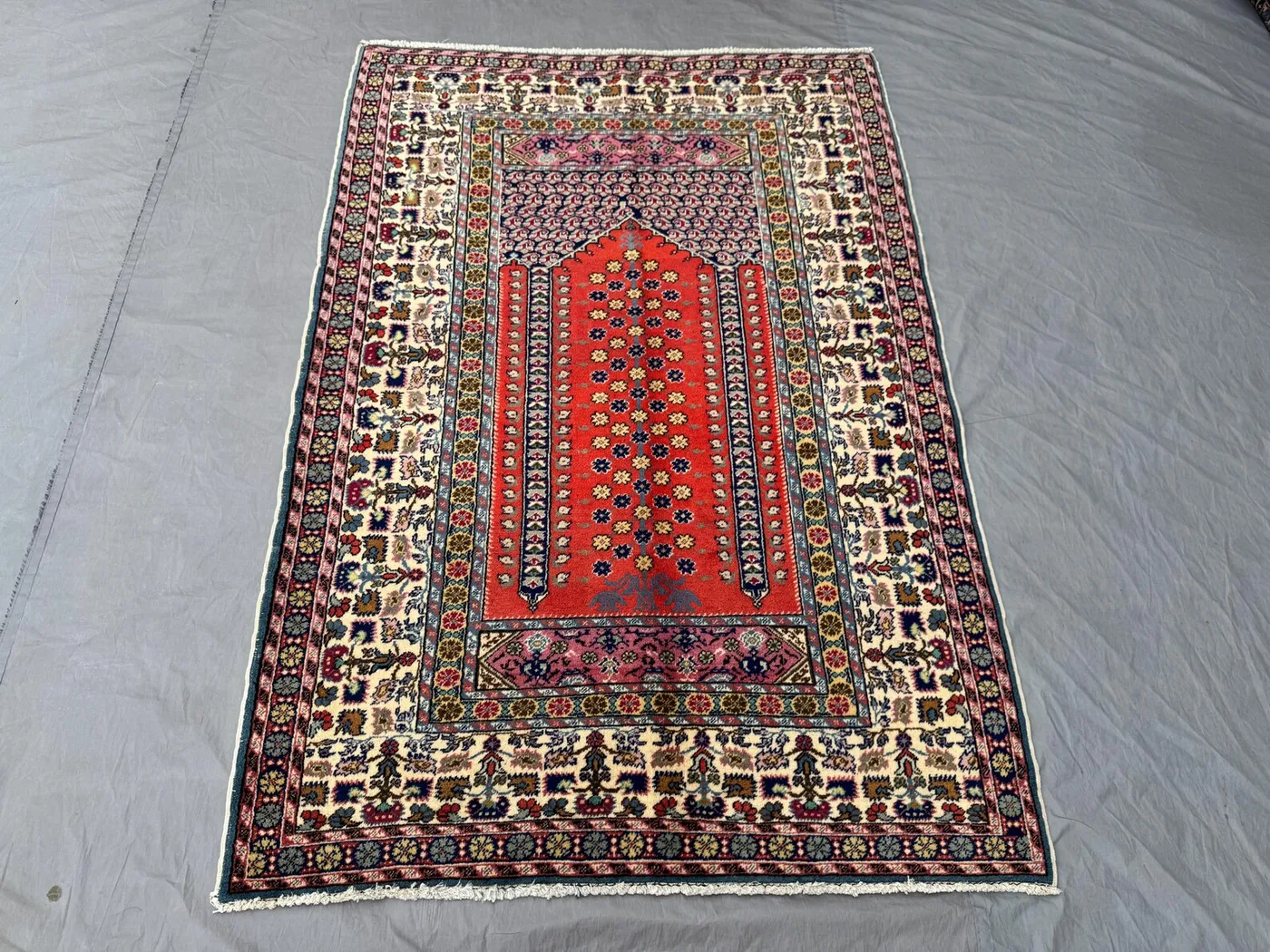 4 x 6 ft Turkish Hand Knotted Vintage Soft Pile Anatolian Design One-of-a-Kind Luxury Room Decor Floral Geometric Pattern | Bedroom rug