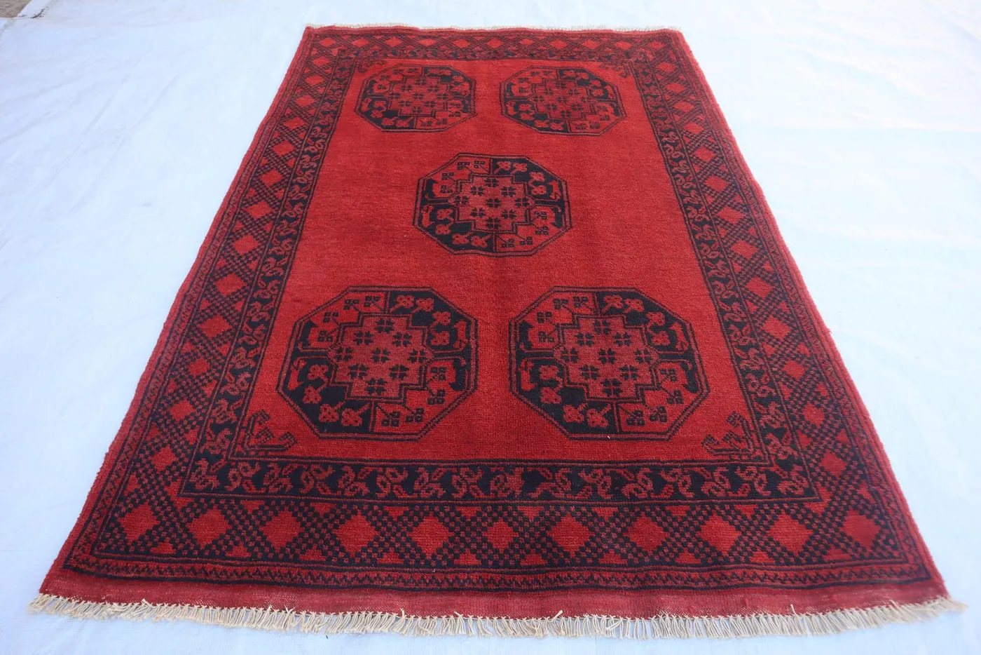 Hand-Knotted Turkmen Bukhara Rug – Red, Geometric Design, 122x180 cm (4'0" x 5'11"), Traditional Wool Rug for Home Décor, 4x6 Floor Rug