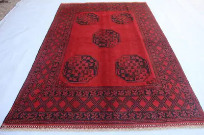 Hand-Knotted Turkmen Bukhara Rug – Red, Geometric Elephant Foot Design, 5x8 Traditional Wool Rug for Home Déco