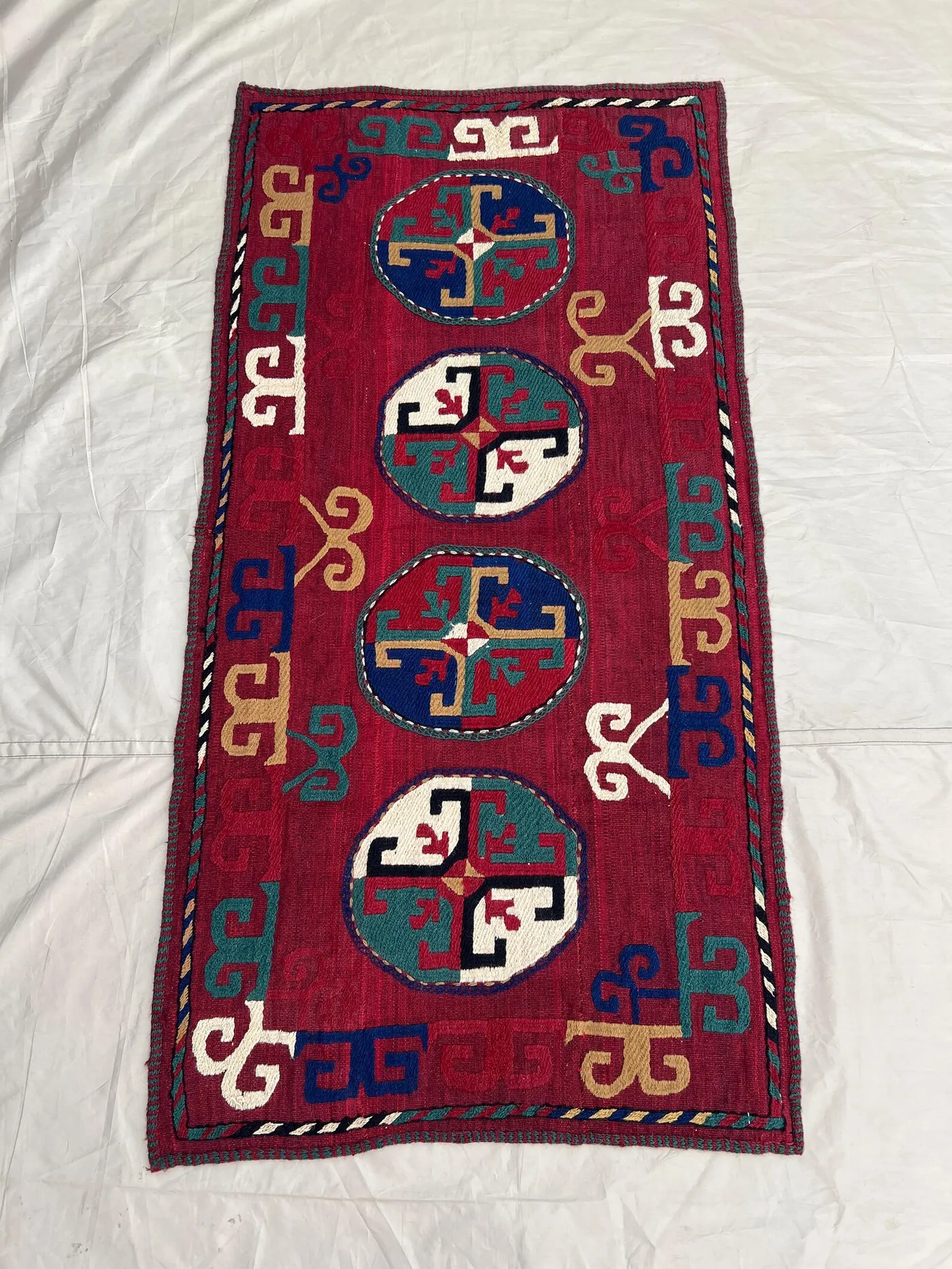 2'5x4'8 Ft Vintage Afghan Kilim Flatweave Rug | Red Oval Medallion Scroll Hook Tribal Wool Kilim | Boho Living Room, Bedroom, Entryway