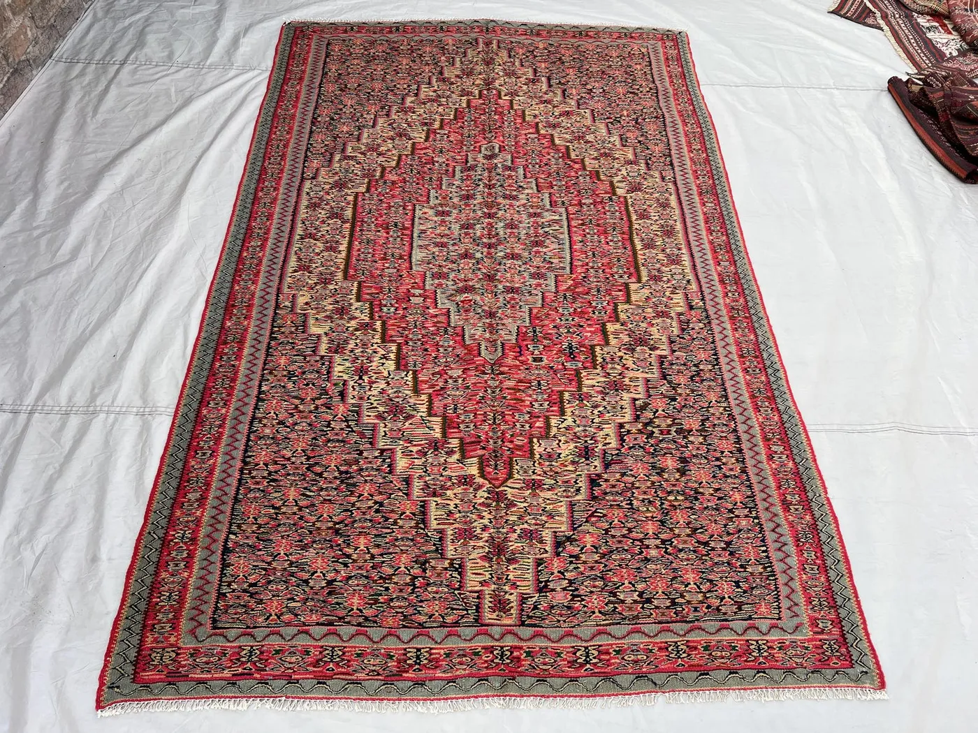 5'1x8'2 ft Vintage Afghan Kilim Rug | Handwoven Tribal Diamond Medallion | Rose Pink & Midnight Navy Flatweave  Area Rug Living Room Bedroom