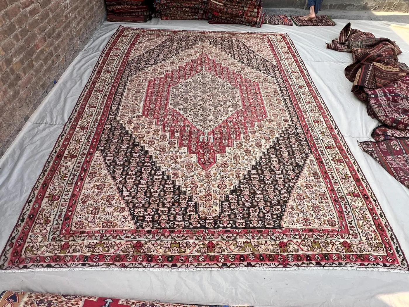 9x12 Persian-Style Senneh Kilim Design Rug | Vintage Afghan Handwoven Wool Flatweave | Ivory Crimson Diamond Medallion