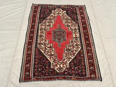 4'x5'2 Ft Vintage Handmade Afghan Flatweave Kilim – Red, Black & Cream, Floral Design, Wool, Traditional Kilim