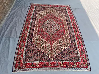5'1x7'9 Vintage Afghan Kilim Handwoven Wool Flatweave Central Medallion Floral Red Ivory Pink Multicolor Area 