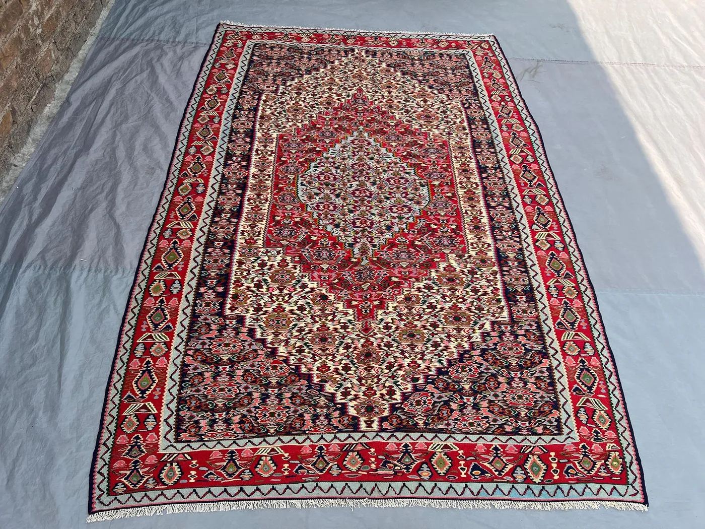 5'1x7'9 Vintage Afghan Kilim Handwoven Wool Flatweave Central Medallion Floral Red Ivory Pink Multicolor Area Rug Living Room Bedroom Decor