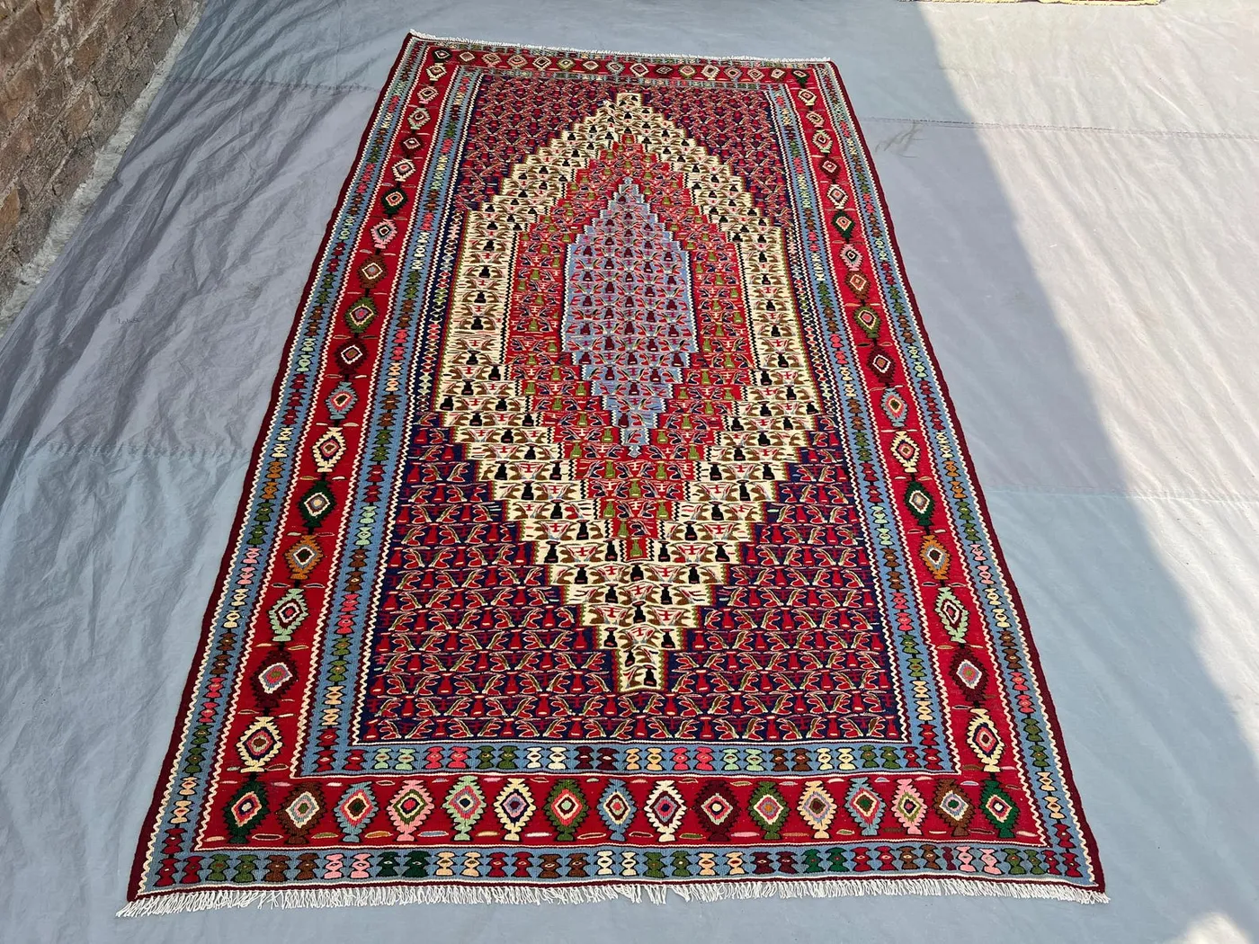 4'10x8'5 Vintage Afghan Kilim Handwoven Wool Flatweave Prayer Arch Medallion Deep Red Navy Multicolor Area Rug | Living Room Bedroom Decor