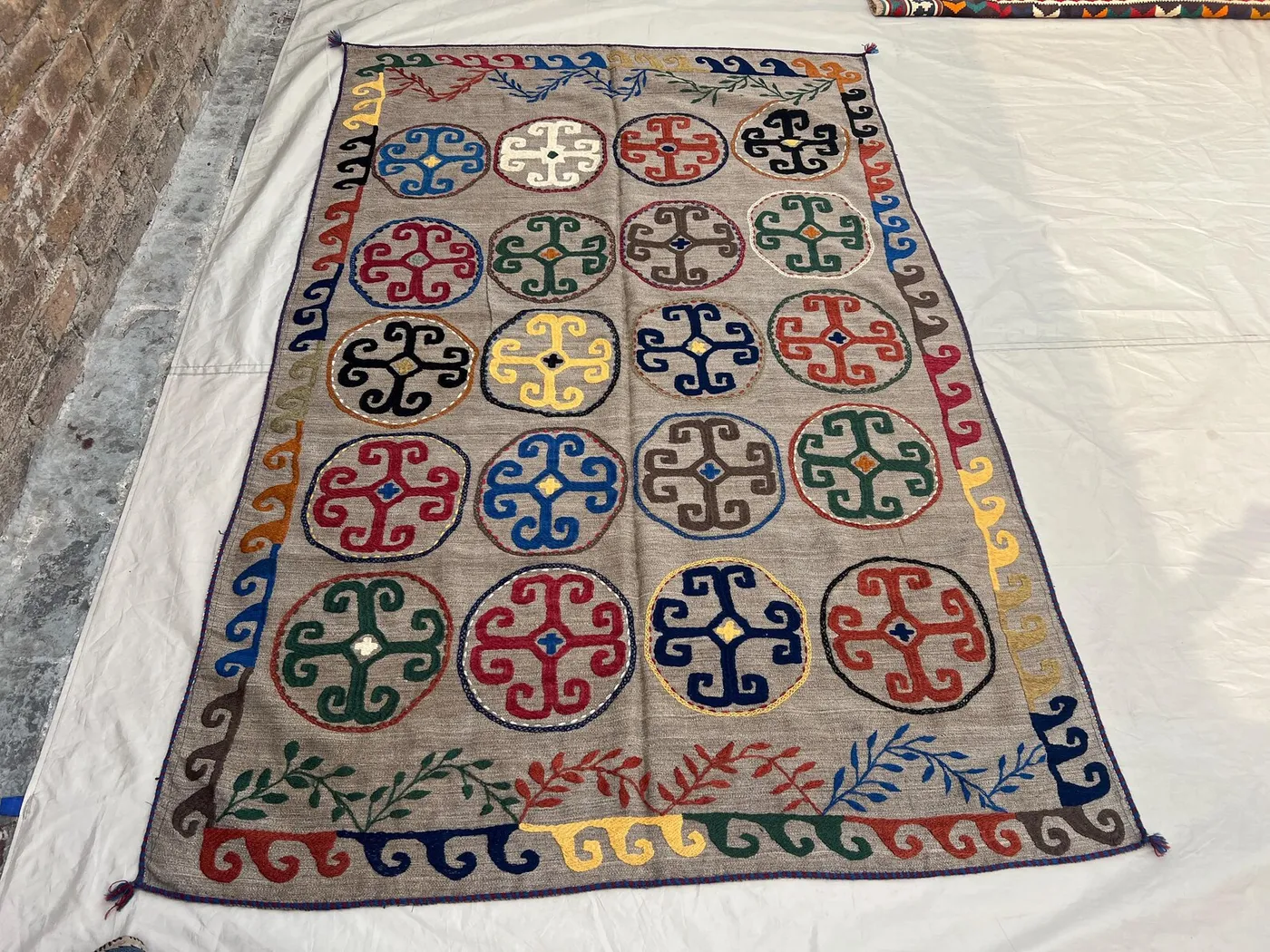 4'9x7'3 Ft Vintage Afghan Kilim Rug Gray Tribal Circle Medallion Flatweave Handwoven Wool Area Rug | Living Room Bedroom Boho Wall Decor